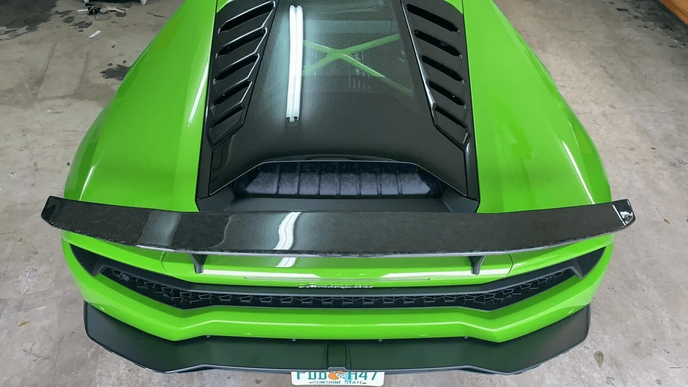 Carbon Rear Trunk Vents Trim Cover For Lamborghini Huracan LP610-4 Kazento Carbon Parts Carbon Fiber LP610-TRUNK-TRIM-KZ-CF