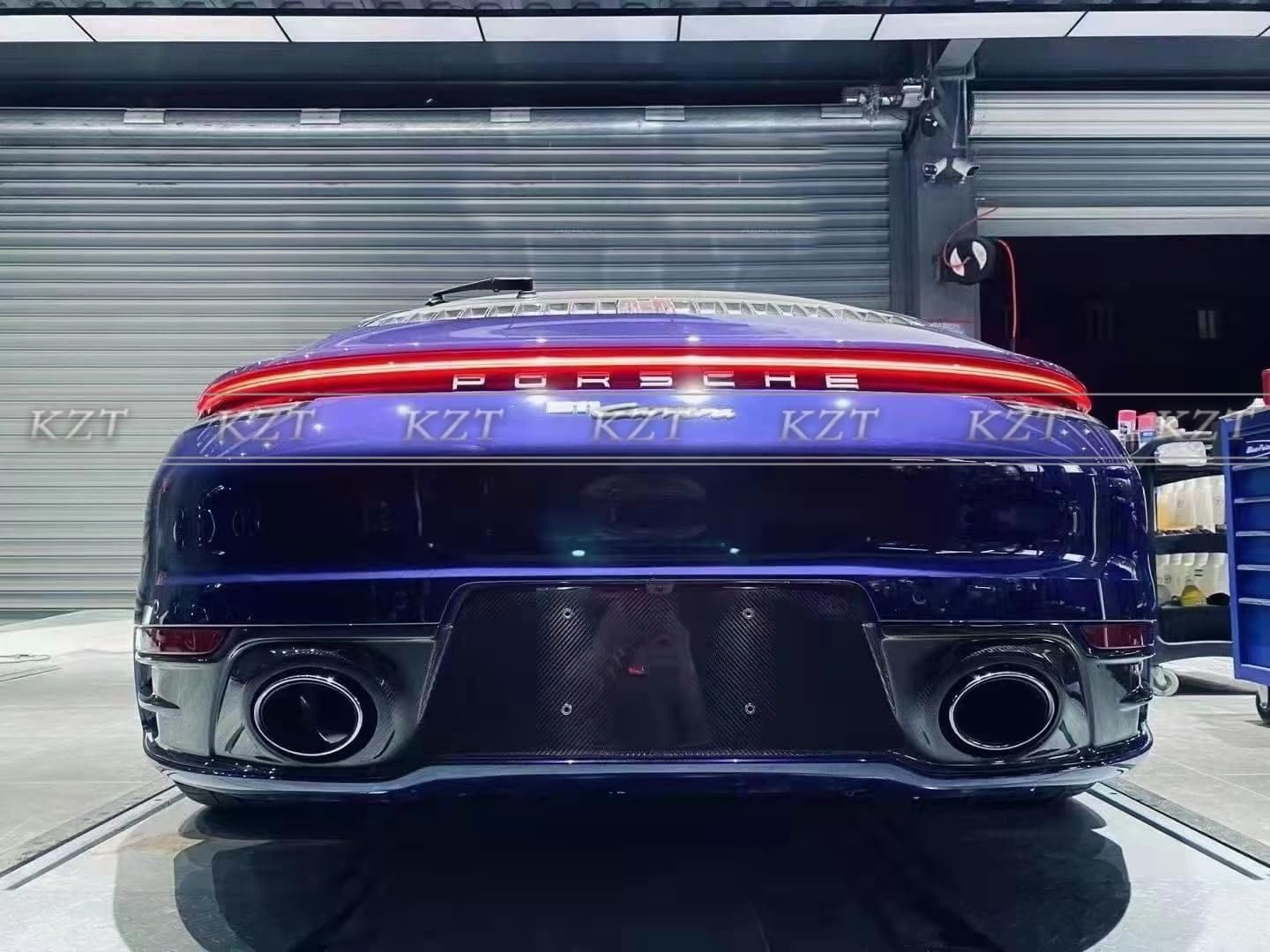 For Porsche 992 Carrera Rear Bumper Lower Lip Diffuser Dry Carbon Fiber Kazento Carbon Parts 车身侧板 992-DIF-OE2-DCF