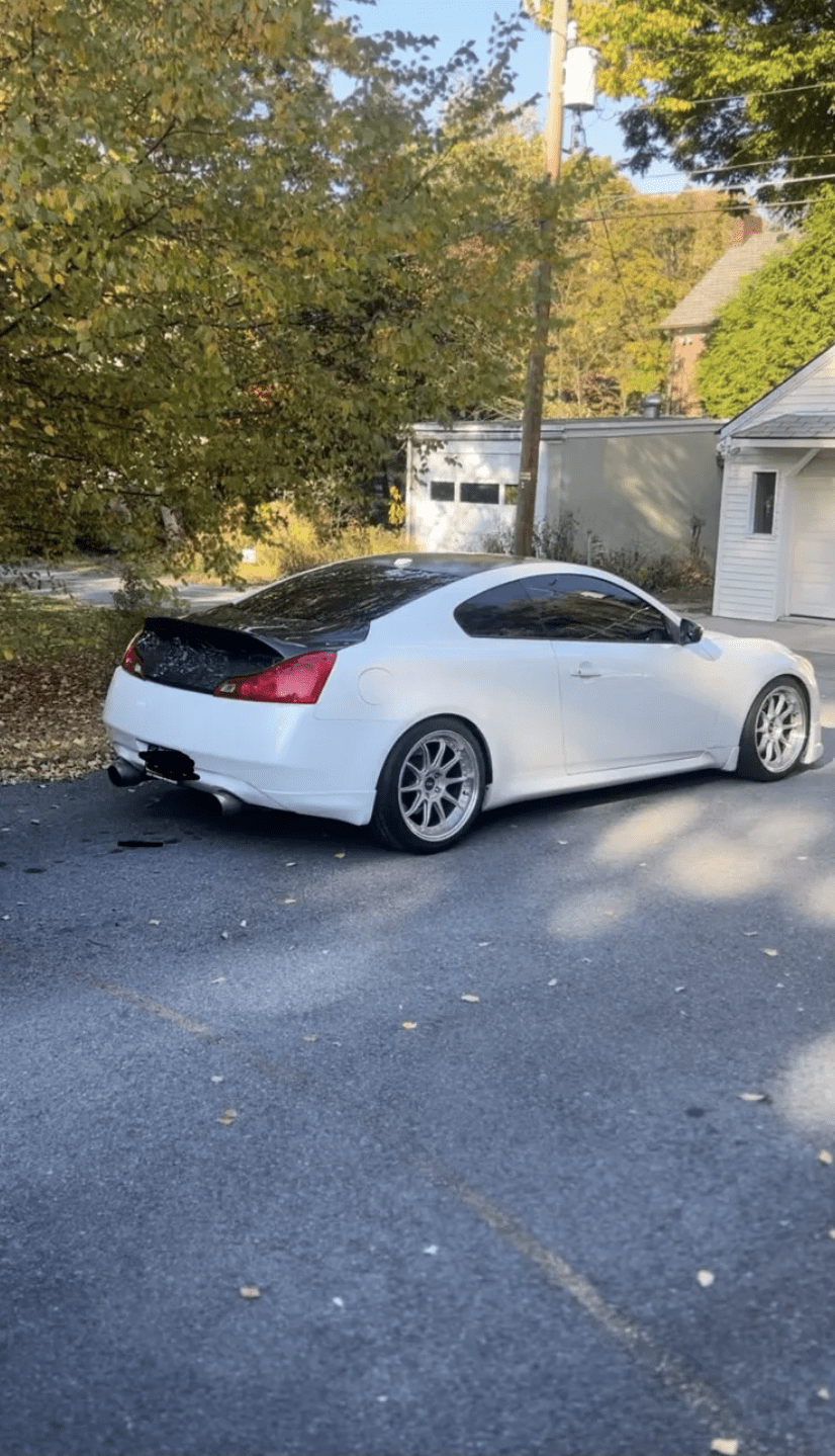 Infiniti G25/G35/G37/Q40 Coupe Dcuktail Rear Trunk Boot Lid 2008-2013 Kazento Carbon Parts 车身侧板