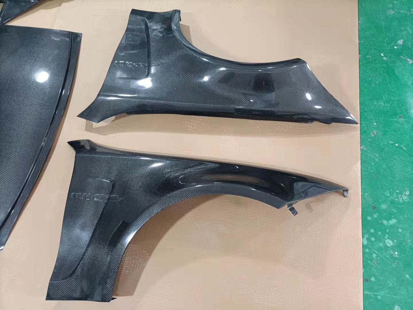 BMW 1 Series M Coupe E82 E88 Front Vents Fenders 2008-2013 Kazento Carbon Parts Carbon Fiber E82-FF-LN-CF