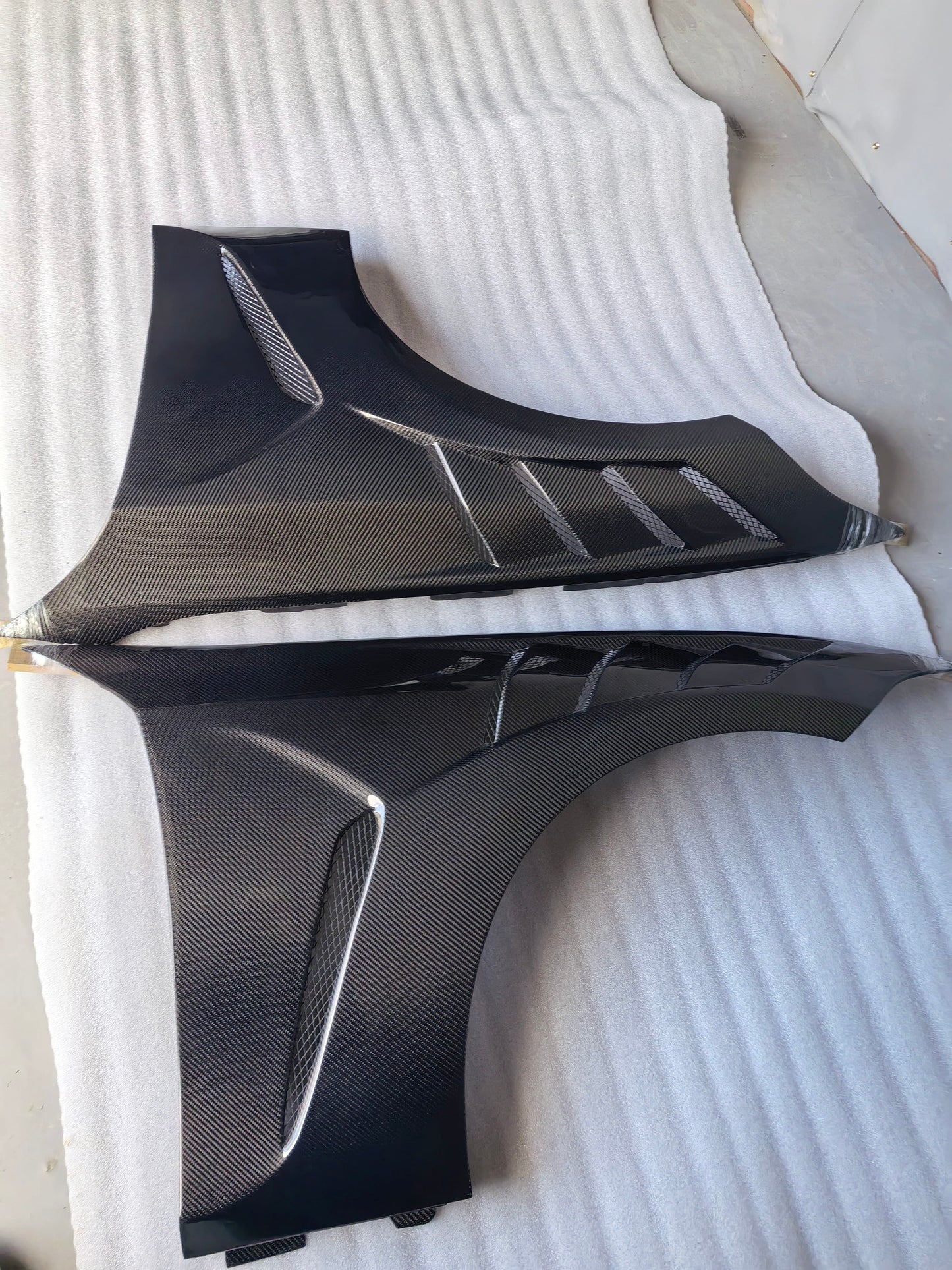 For BMW 3 Series G20 AE Style Front Vented Fender Pair 2019-2023