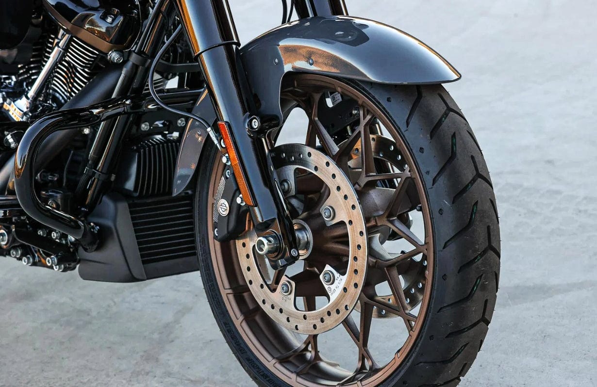 For Harley Davidson Touring Street Road Glide Dry Carbon Stand Front Fender Kazento Carbon Parts Dry Carbon Fiber HARLEY-FF-SD-DCF