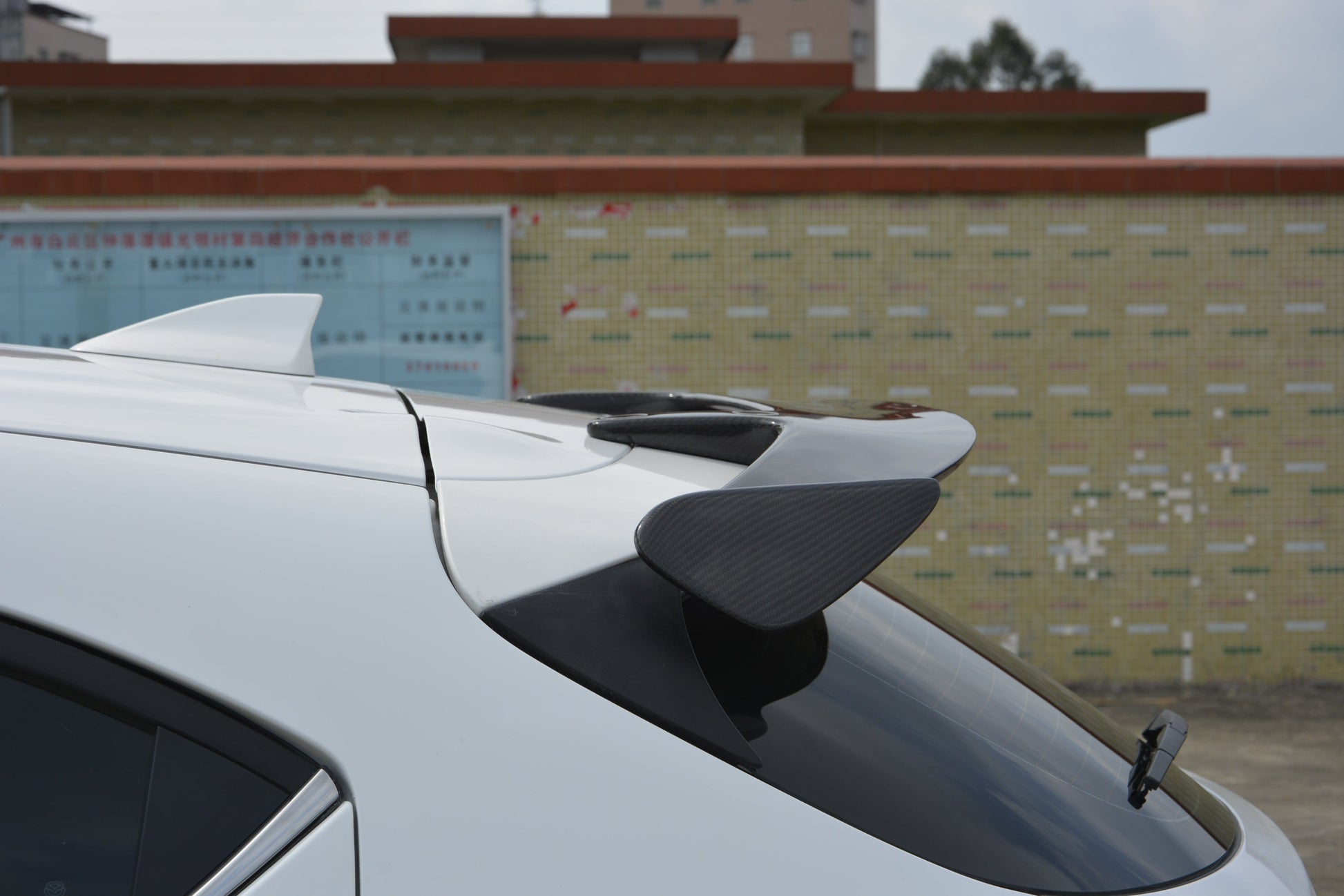 For Mazda 3 Axela 2017-18 5D Hatchback Carbon KZ Style Rear Roof Spoiler Wing