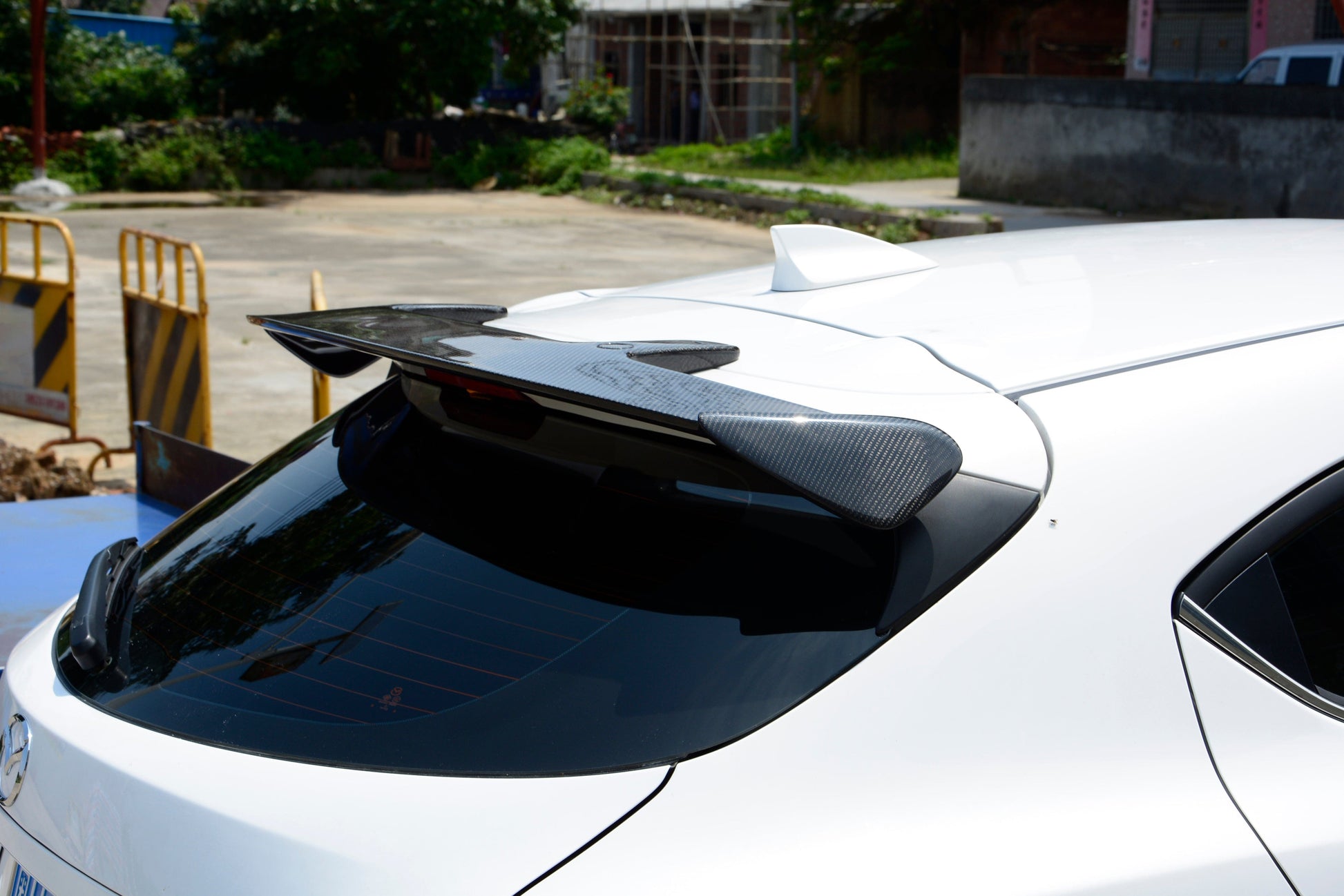 For Mazda 3 Axela 2017-18 5D Hatchback Carbon KZ Style Rear Roof Spoiler Wing