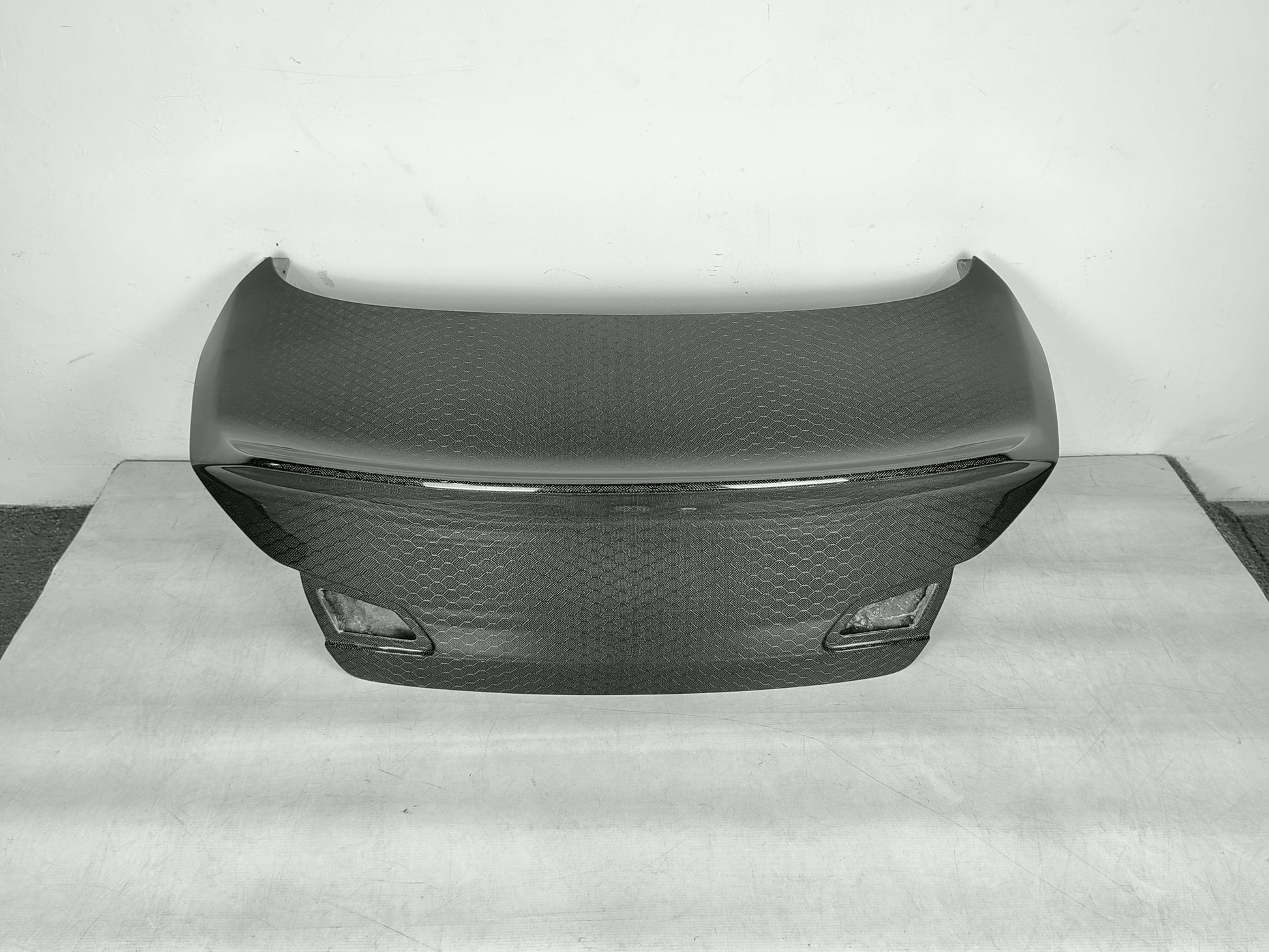 Infiniti G25/G35/G37/Q40 Sedan Dcuktail Rear Trunk Boot Lid 2008-2013 Kazento Carbon Parts 车身侧板