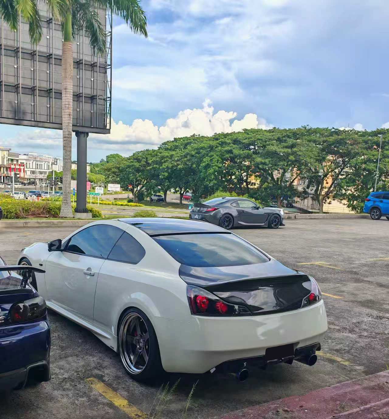 Infiniti G37/Q40/Q60 V36 Coupe Ducktail Rear Trunk No Camera Hole08-15 Kazento Carbon Parts 车身侧板