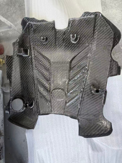 Lexus LC-500 URZ100 Pre-Preg Dry Carbon Engine Cover 2017+