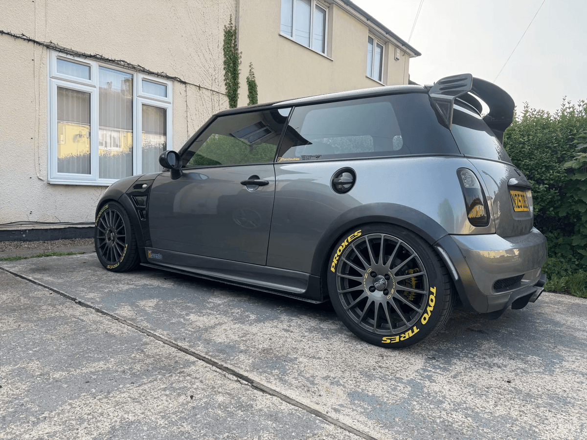 Mini R50 R52 R53 Mini Cooper S Front Vented Fenders – Kazento Mini R50 R52 R53 Mini Cooper S Front Vented Fenders – Kazento