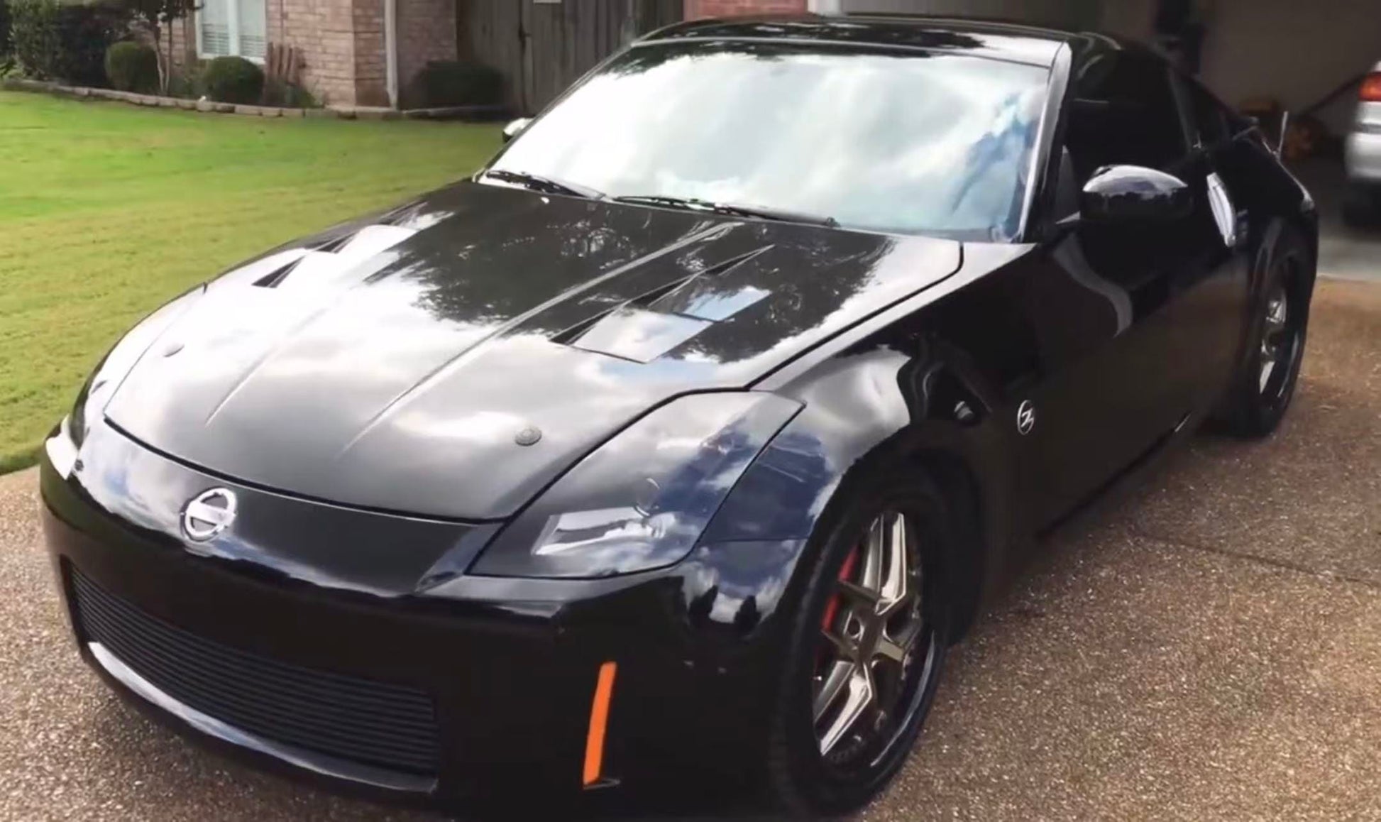 Nissan 350Z Z Fairlady Z33 TS Style Vented Hood Bonnet 2003-2006