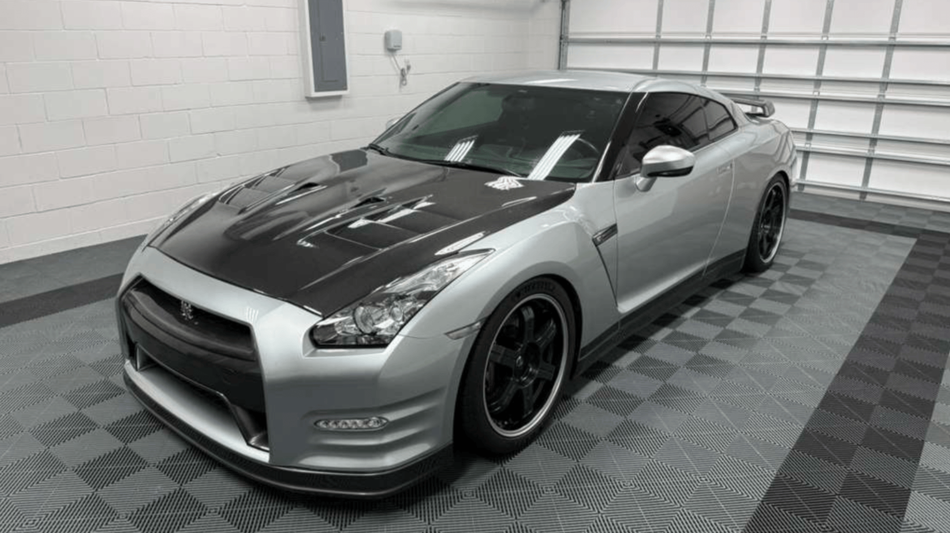 Nissan GTR R35 CBA DBA EBA TS Style Vented Hood Bonnet 2008-2022