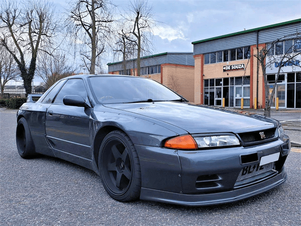 Skyline R32 GTR RB Style Front Lip fitted with RB wide fender Kazento Carbon Parts