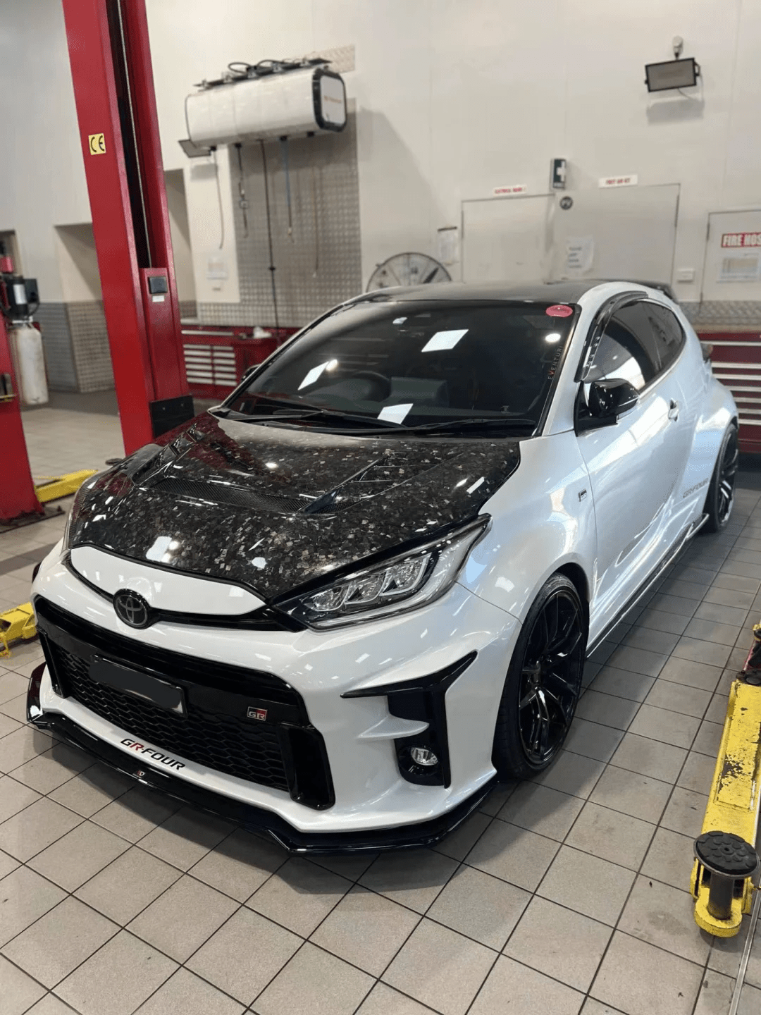 Toyota GR YARIS GXPA16 VRS STYLE VENTED HOOD 2020-2024