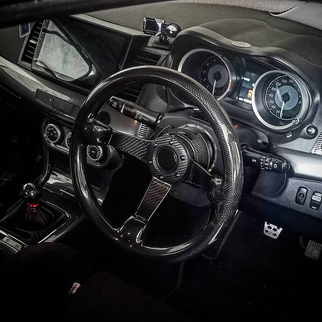 UNIVERSAL Steering wheel Deep Dish Type Racing Glossy Dry Carbon